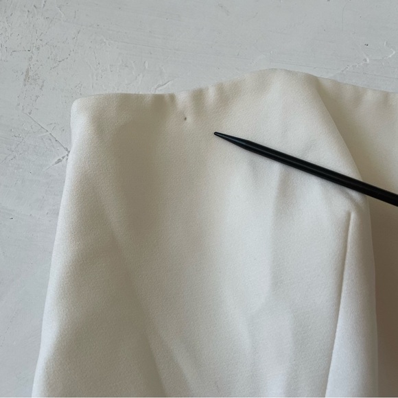 AQ/AQ Adelia White Jumpsuit Asymmetric Strapless Jumpsuit Size 8 - Picture 11 of 12